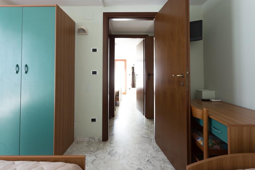 Roma Hotel Pineto Exterior photo