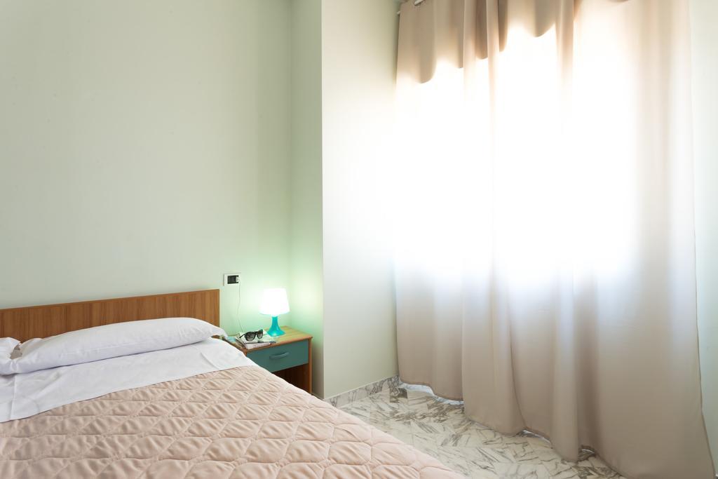 Roma Hotel Pineto Exterior photo