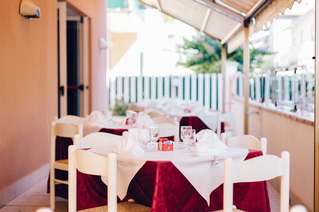 Roma Hotel Pineto Exterior photo